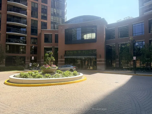 23 Sheppard Ave E #2011, Toronto, ON M2N 0C8