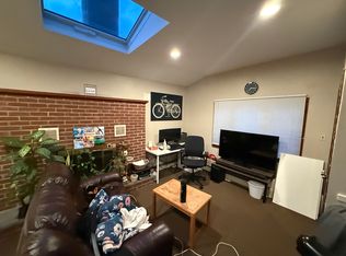 9 Myers Ave #R, Hicksville, NY 11801