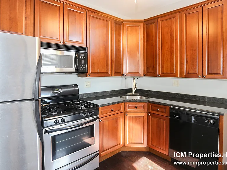 4808 N Paulina St #48121 — Photo 2