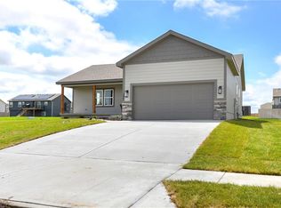 1201 NW 4th St, Oak Grove, MO 64075