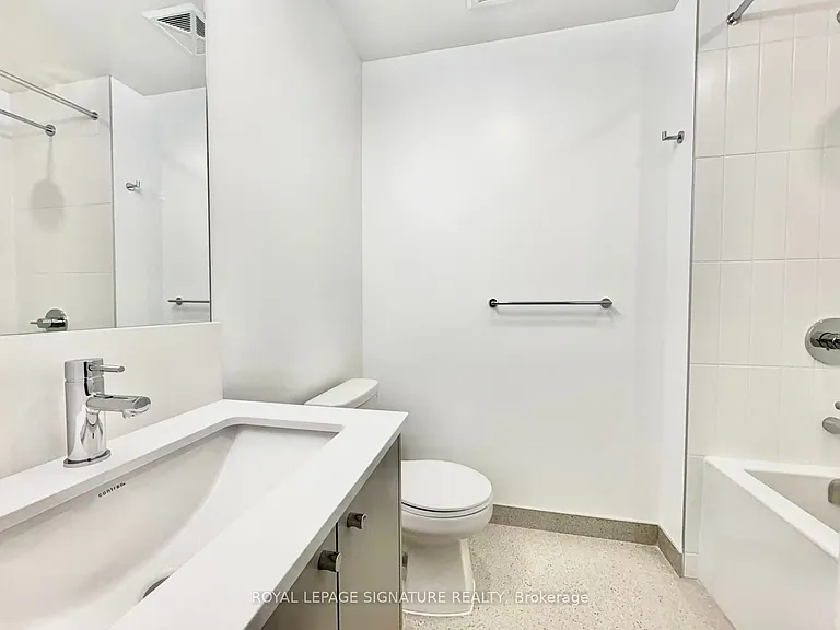 10 Oak St #2110 — Photo 5