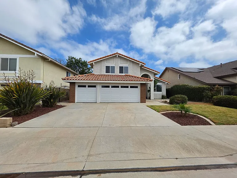 8831 Sailport Dr — Photo 2