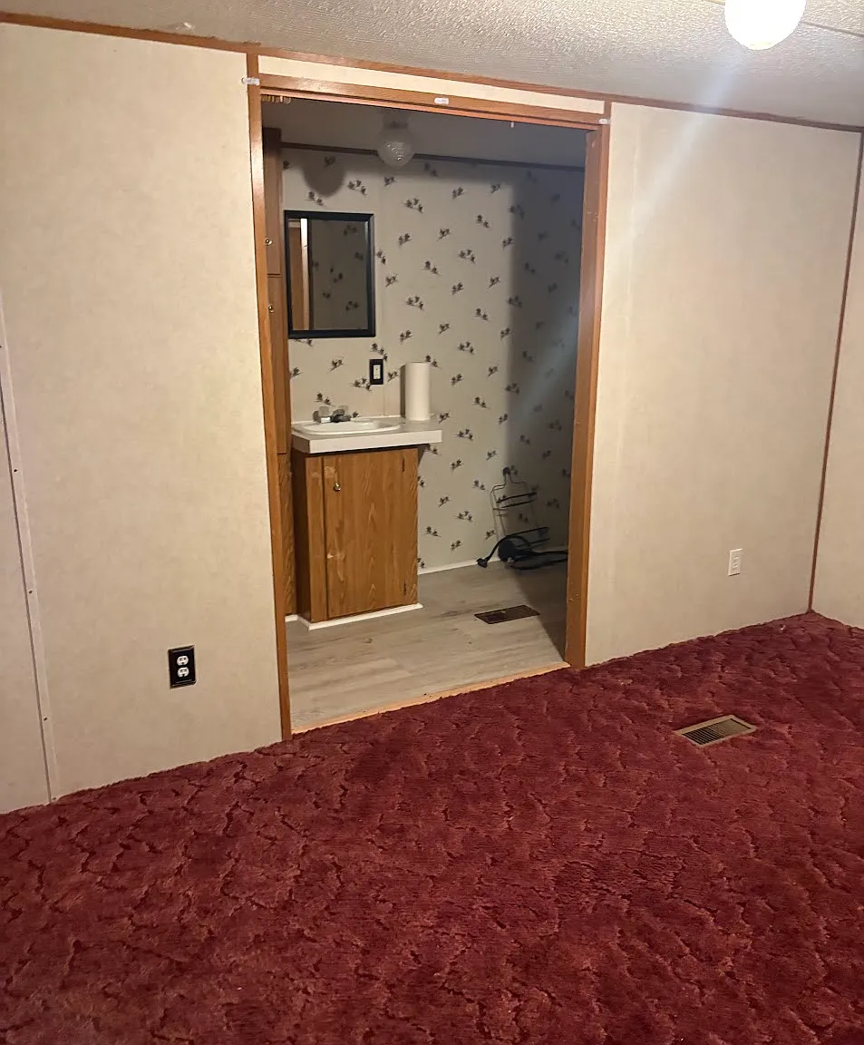 3 bed, 924 sqft, $1,375 — Photo 3