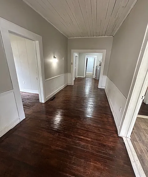 705 Salisbury St — Photo 2