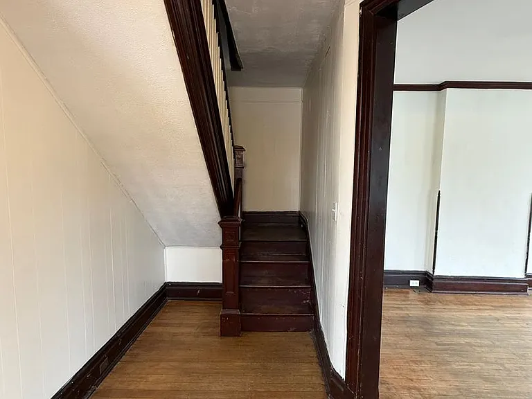 49 W Commerce St — Photo 19