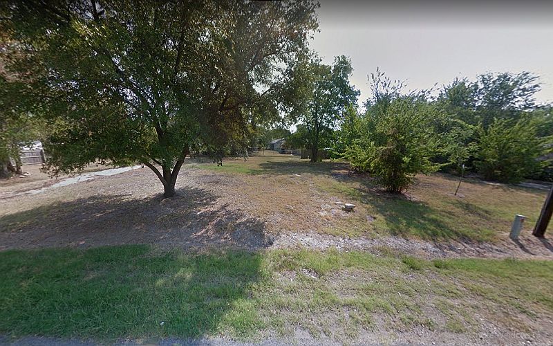 1st image of 4407 1st St