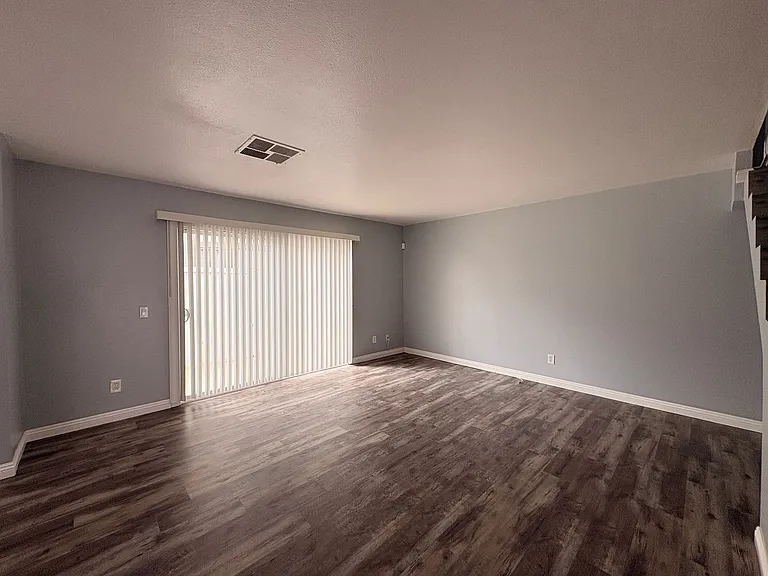 131 Alpine Ct — Photo 9