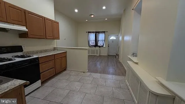 231 3rd St — Photo 2