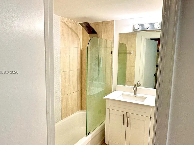 1750 N Bayshore Dr #2607 — Photo 13