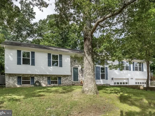 205 Pawnee Ln, Lusby, MD 20657