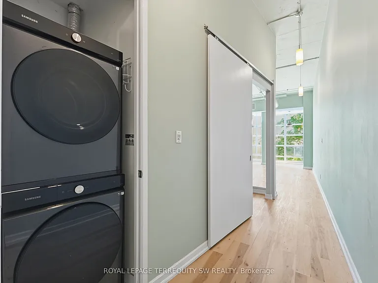 380 Macpherson Ave #324 — Photo 14