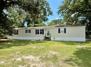 1955 Catherine Lake Road, Richlands, NC 28574