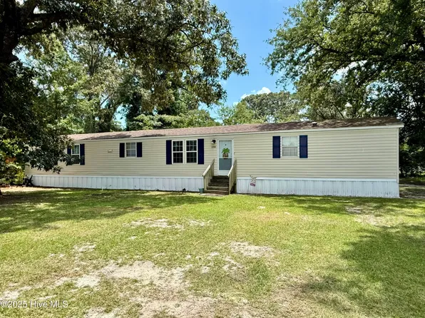 1955 Catherine Lake Road, Richlands, NC 28574