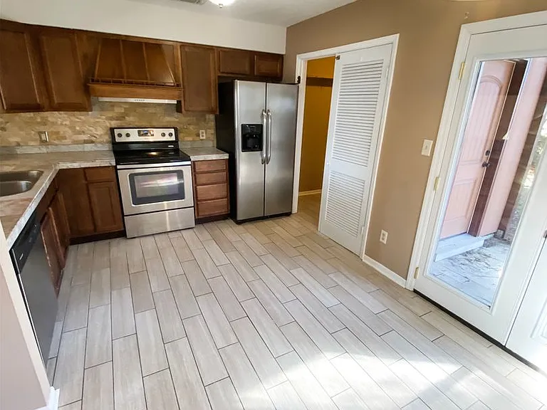 696 Tyner St #1 — Photo 3