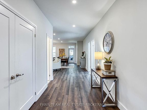 4th image of 303 Anne St