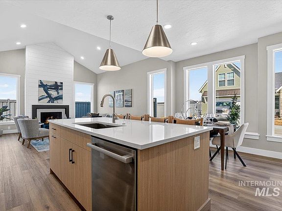 7th image of this home