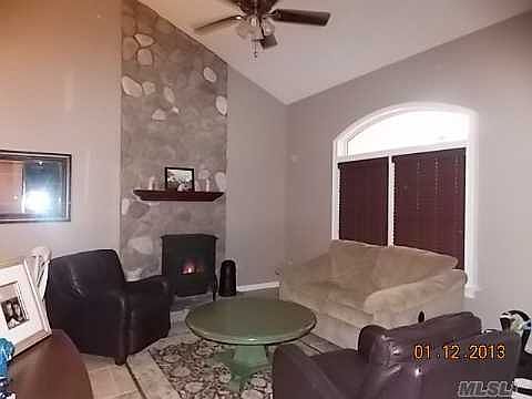 4th image of 6 Doe Ln