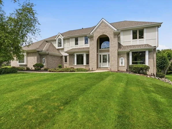 N28W30244 Red Hawk COURT, Pewaukee, WI 53072