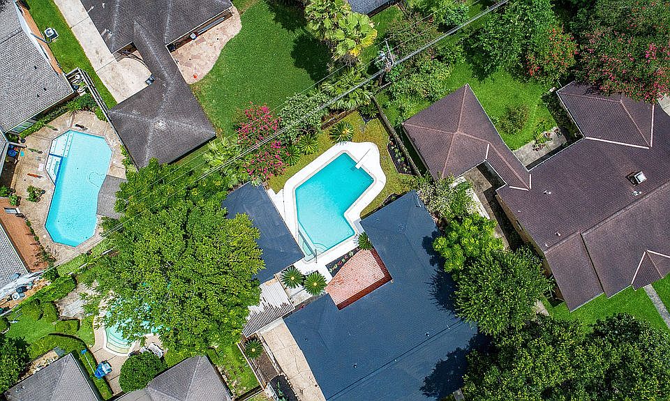 1st image of 5810 Dumfries Dr