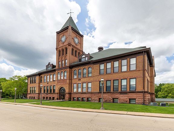 2nd image of 411 Prospect Ave #204