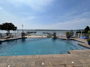 48 Rampasture Rd, Hampton Bays, NY 11946