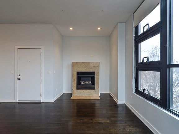 2nd image of 2414 W Grenshaw St APT 3W