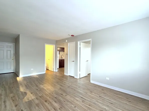 9244 S Kedzie Ave APT 2C, Evergreen Park, IL 60805
