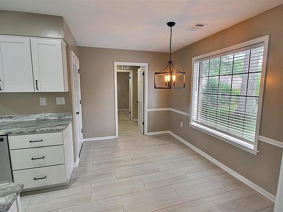 4th image of 8331 Chimneyrock Blvd