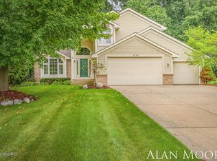 7153 Cuesta Way NE, Rockford, MI 49341
