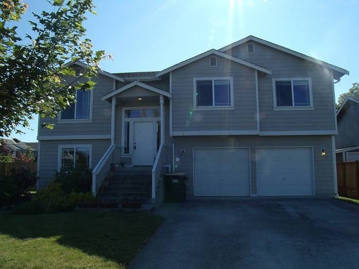 1st image of 10804 Tucannon Ct SE