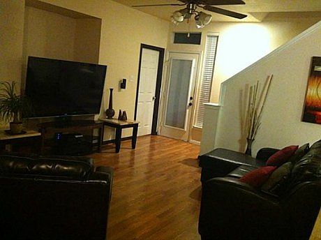 3rd image of 10230 Lakeview Dr