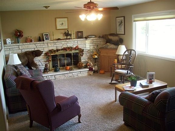 4th image of 3832 Heritage Dr