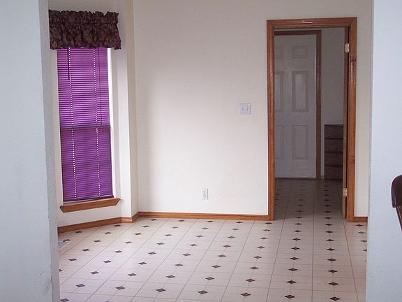 Large eating area off kitchen