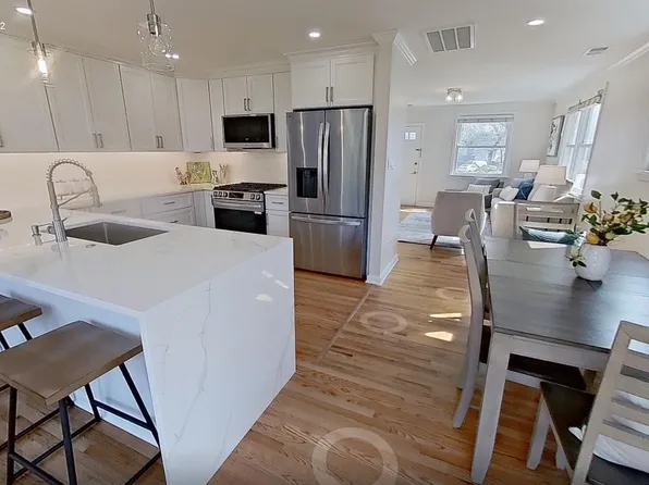 6920 Kenfig Dr, Falls Church, VA 22042