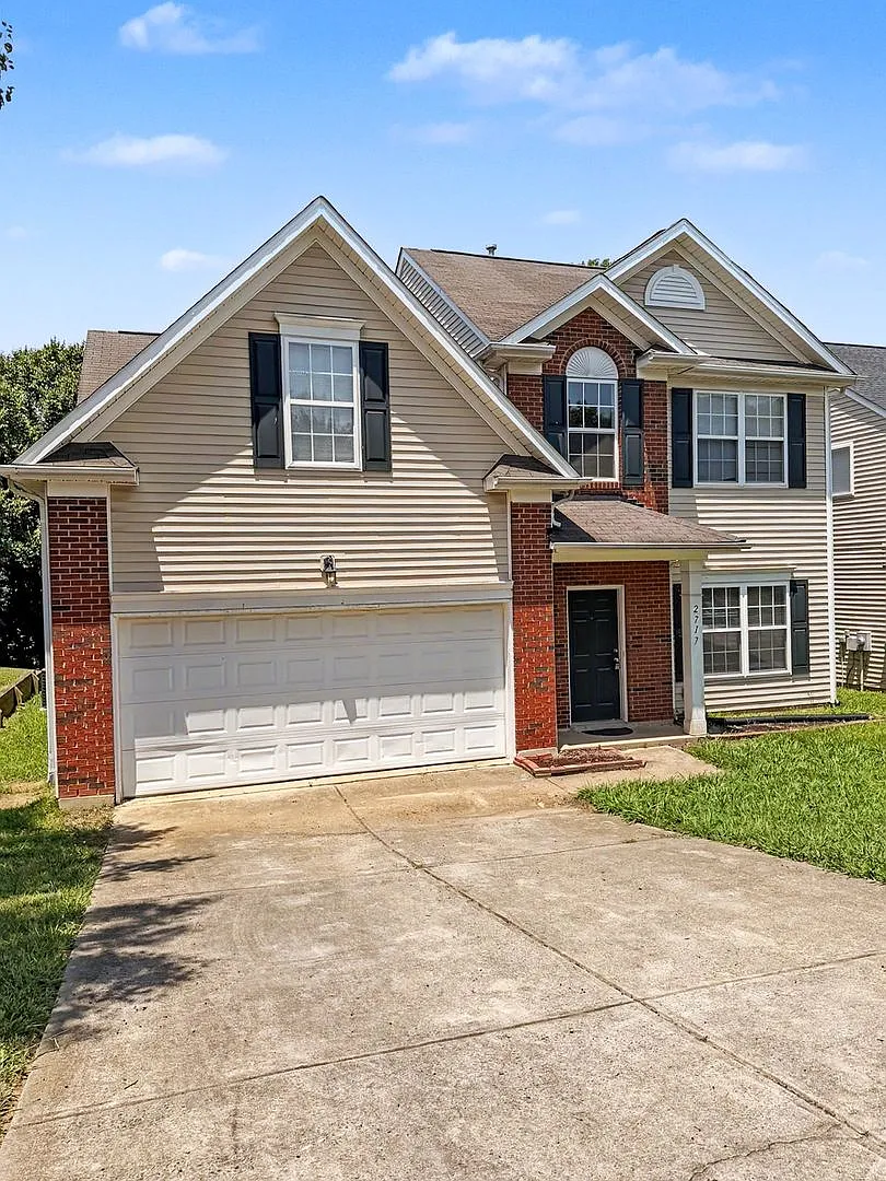 3 Bed, 2.5 Bath Home in Charlotte! — Photo 2