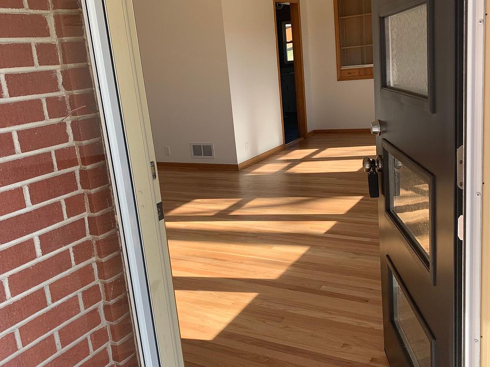 1st image of 3037 S 107th Ave
