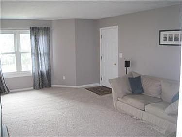 5th image of 126 Crescent Dr
