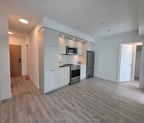 60 Central Park Dr Photo 1