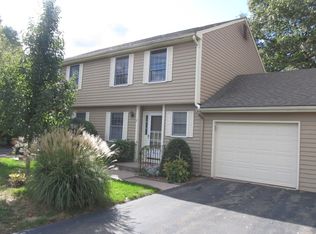 37 Early Dawn Cir, Windsor, CT 06095