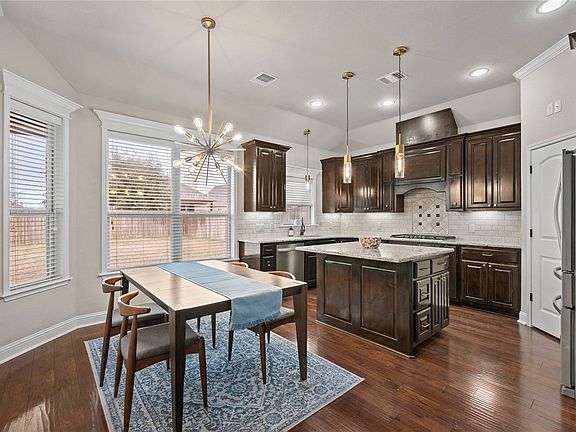 5th image of 15629 Shady Brook Ln