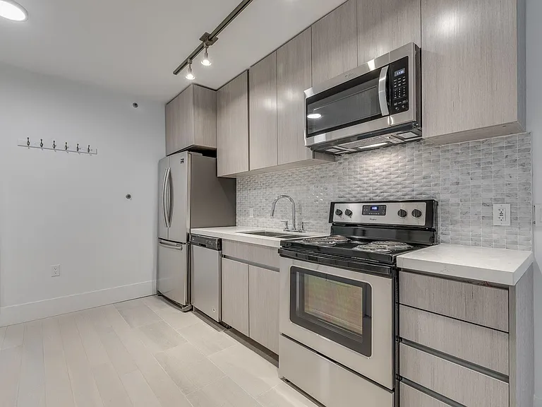 1425 Haro St #203 — Photo 14