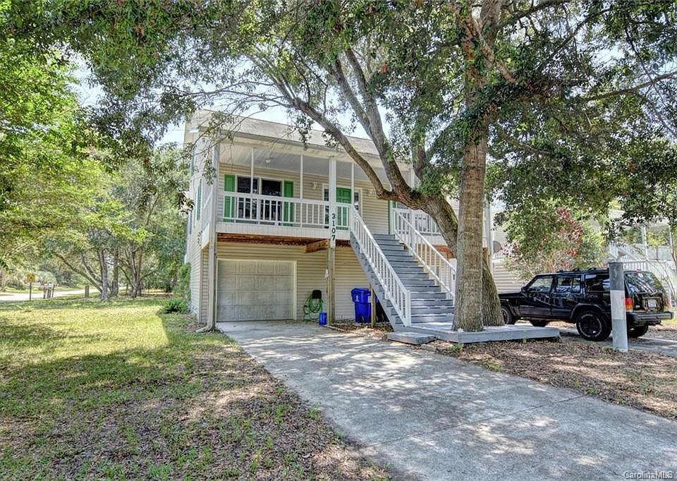 1st image of 3107 E Yacht Dr NE