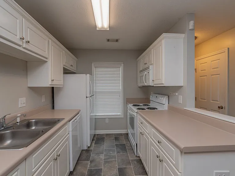 7010 Antilles Dr — Photo 7