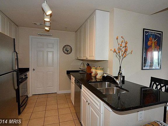 3rd image of 501 Hungerford Dr APT 455