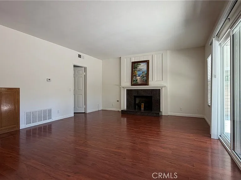 1637 Peacock Ln — Photo 12