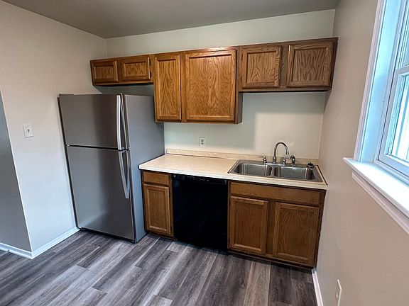 5th image of 65 White Dogwood Dr