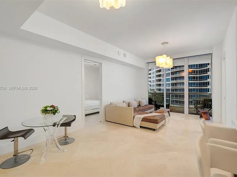 50 S Pointe Dr #903 — Photo 3