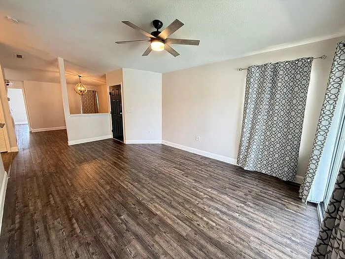 3 bed, 2.0 bath, 1222 sqft, $1,600 — Photo 4