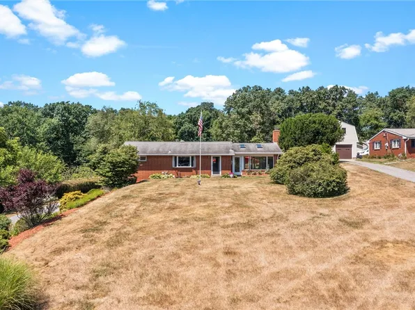 221 Haymont Dr, Gibsonia, PA 15044