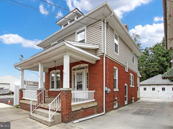 234 W Chestnut St, Hanover, PA 17331